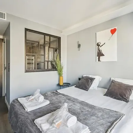 330 Pernet 3 : Elegance And Comfort In *