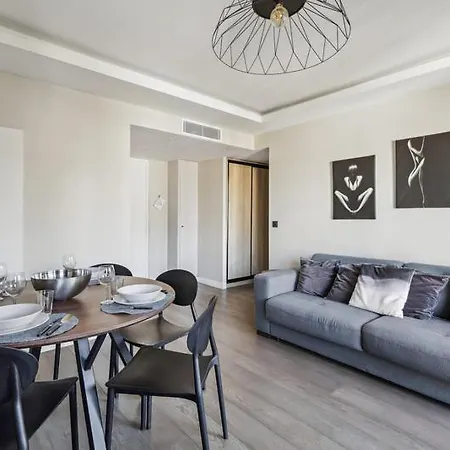 330 Pernet 3 : Elegance And Comfort In Appartement