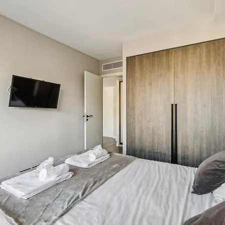 330 Pernet 3 : Elegance And Comfort In