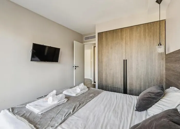 330 Pernet 3 : Elegance And Comfort In