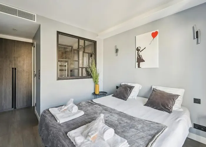 330 Pernet 3 : Elegance And Comfort In *